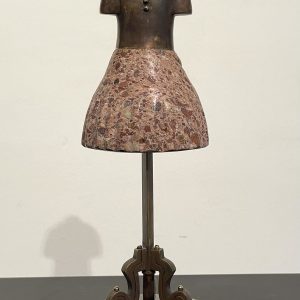 Alternative view of MANNEQUIN