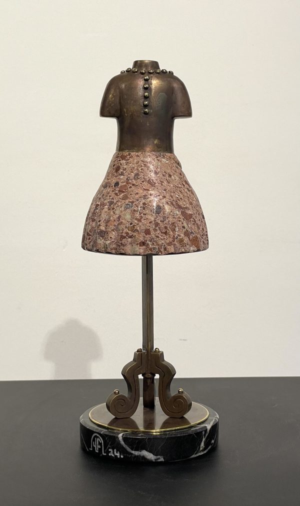 MANNEQUIN - Image 2